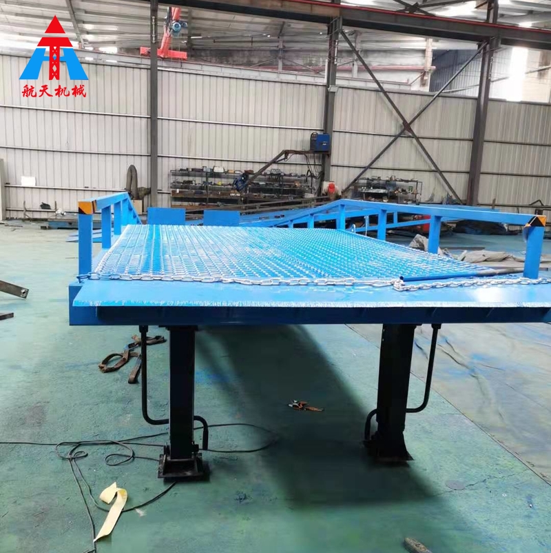 移動(dòng)式液壓登車橋